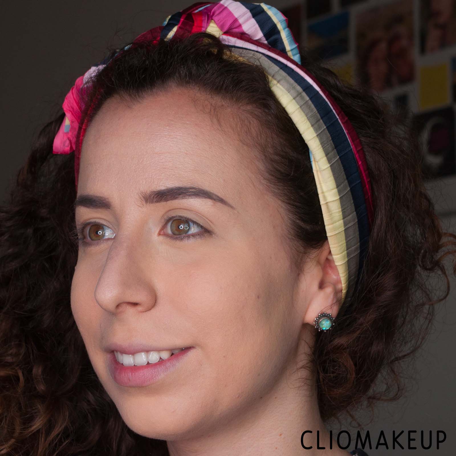 cliomakeup-recensione-cipria-makeup-revolution-luxury-powder-banana-13