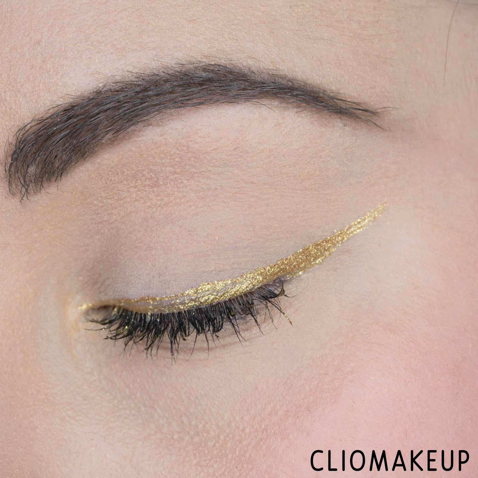 cliomakeup-recensione-eyeliner-ombretto-pupa-surprising-liner-shadow-12