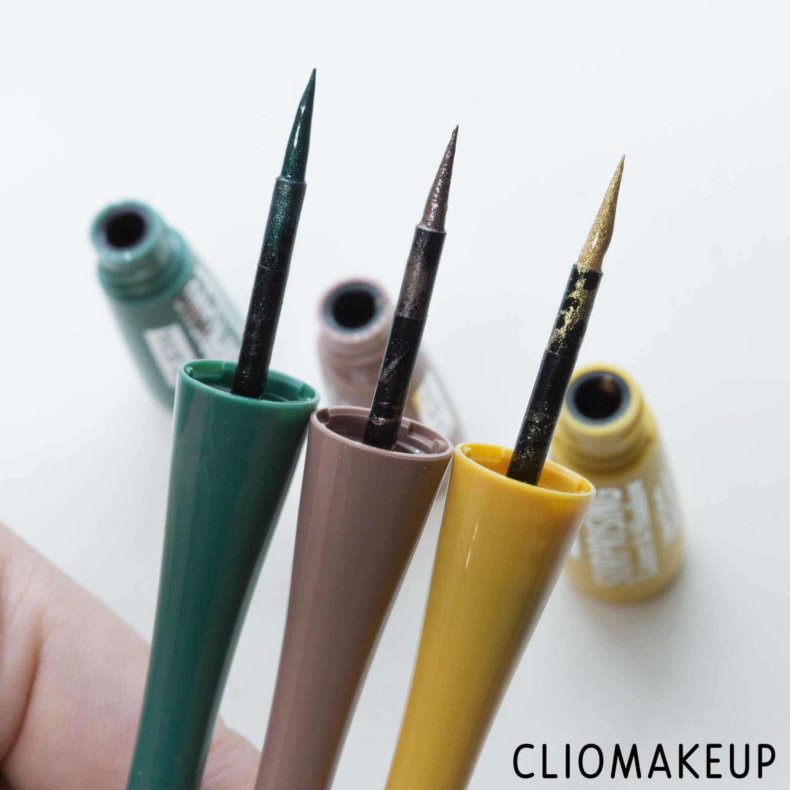 cliomakeup-recensione-eyeliner-ombretto-pupa-surprising-liner-shadow-5