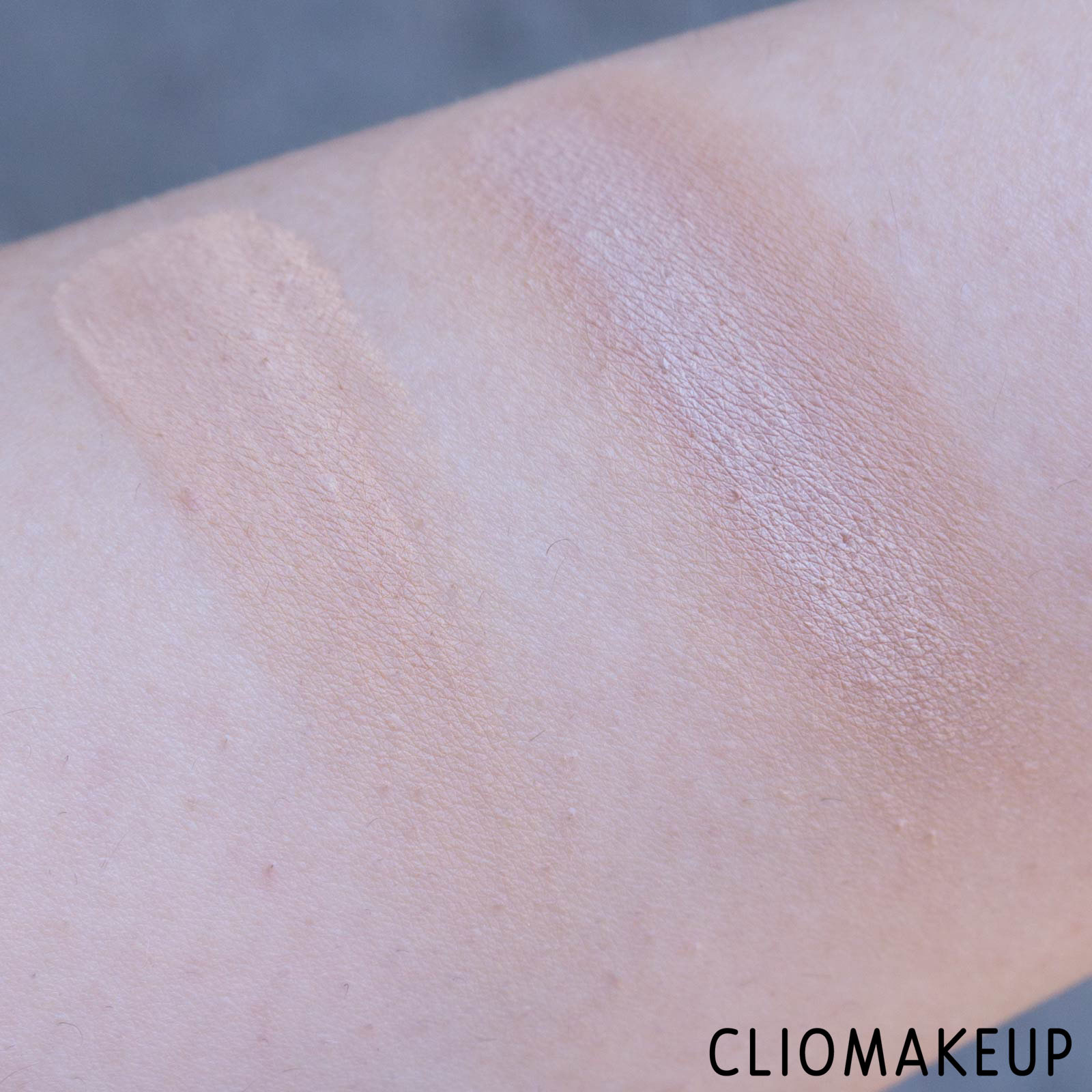 cliomakeup-recensione-fondotinta-kiko-ocean-feel-powder-foundation-6