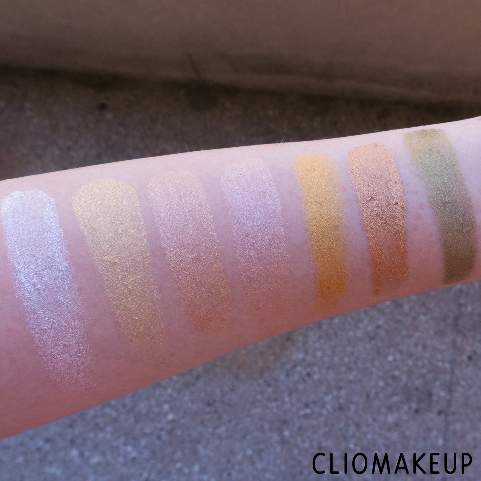 cliomakeup-recensione-palette-makeup-revolution-foil-frenzy-eyeshadow-palette-6