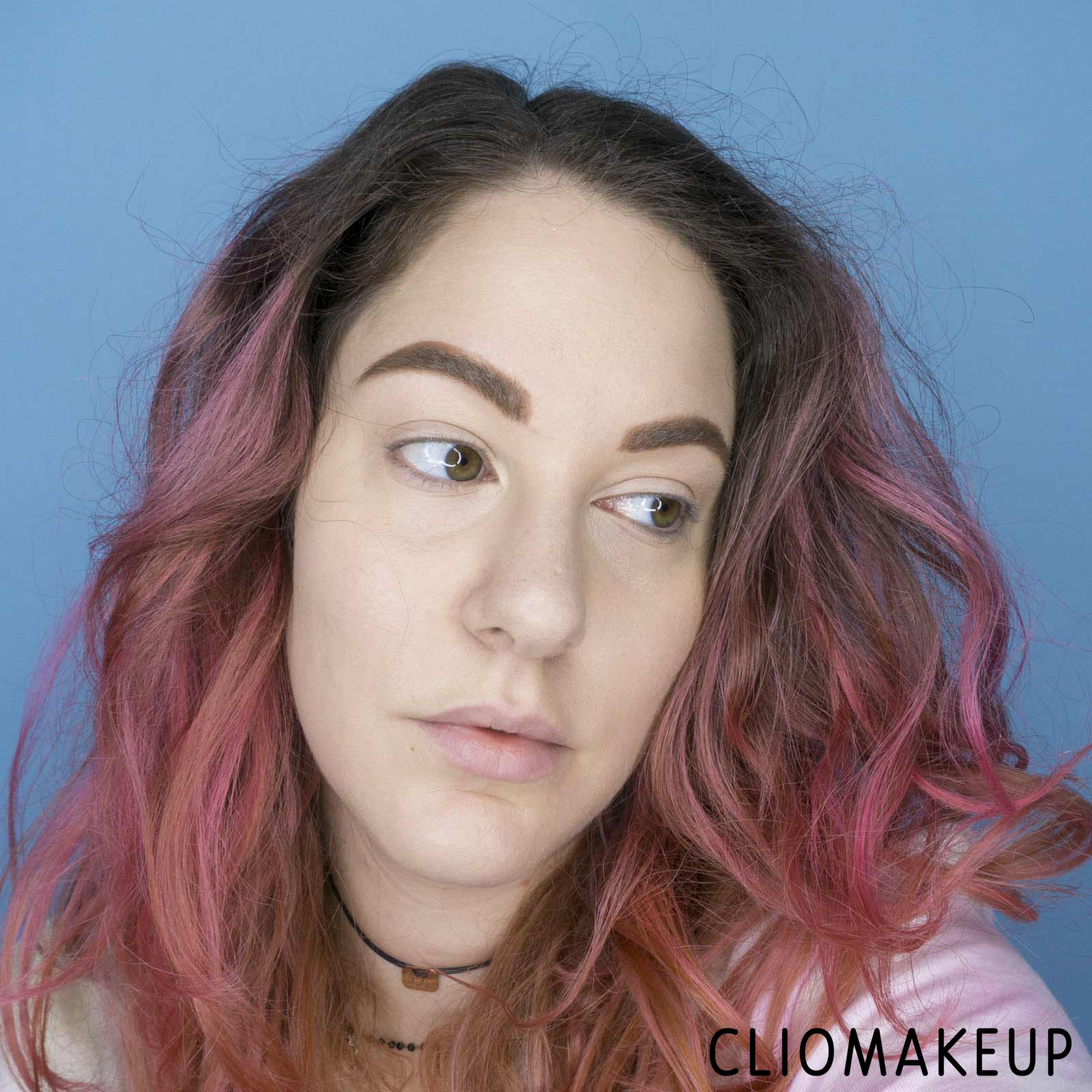 cliomakeup-recensione-cipria-marc-jacobs-finish-line-perfecting-coconut-setting-powder-11