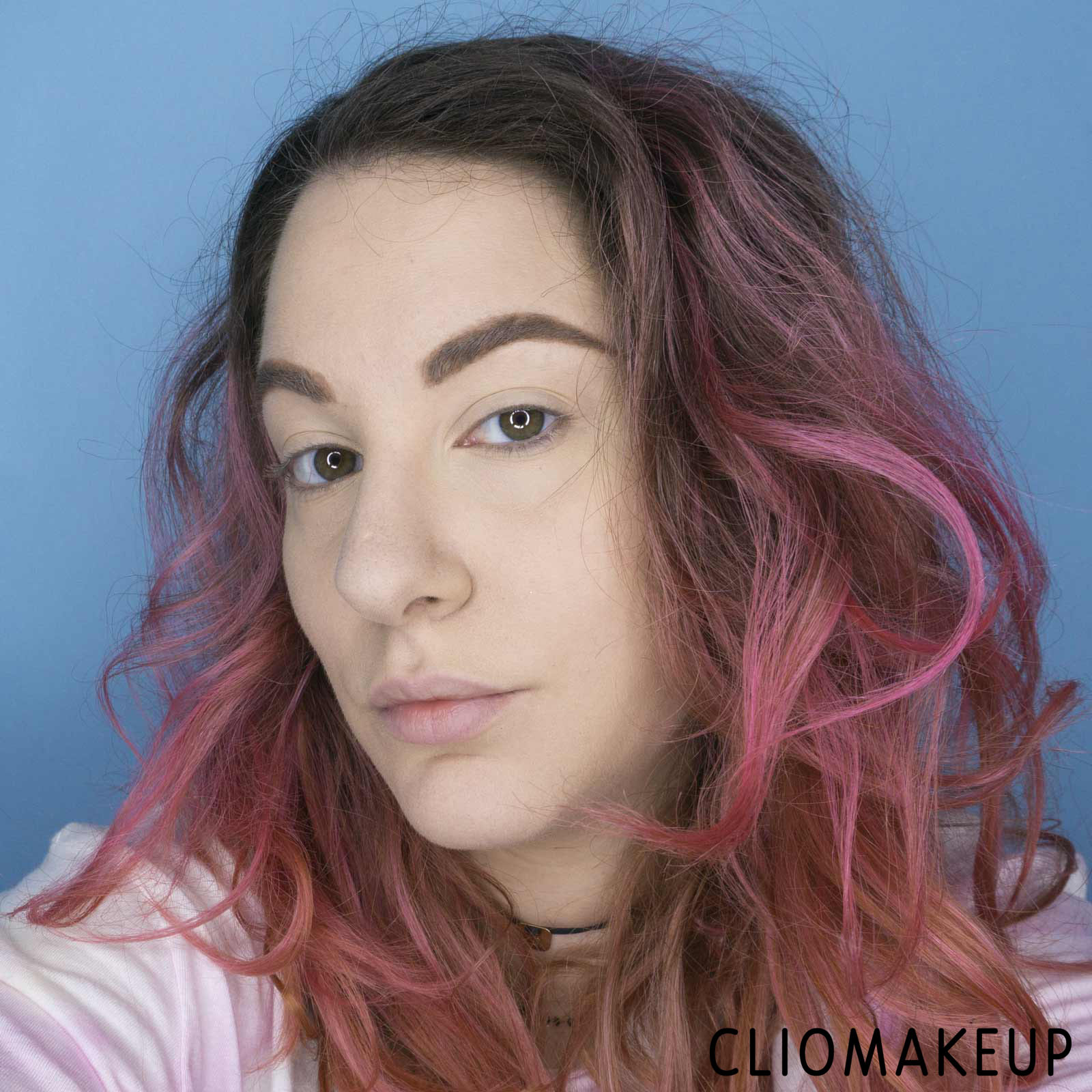 cliomakeup-recensione-cipria-marc-jacobs-finish-line-perfecting-coconut-setting-powder-13