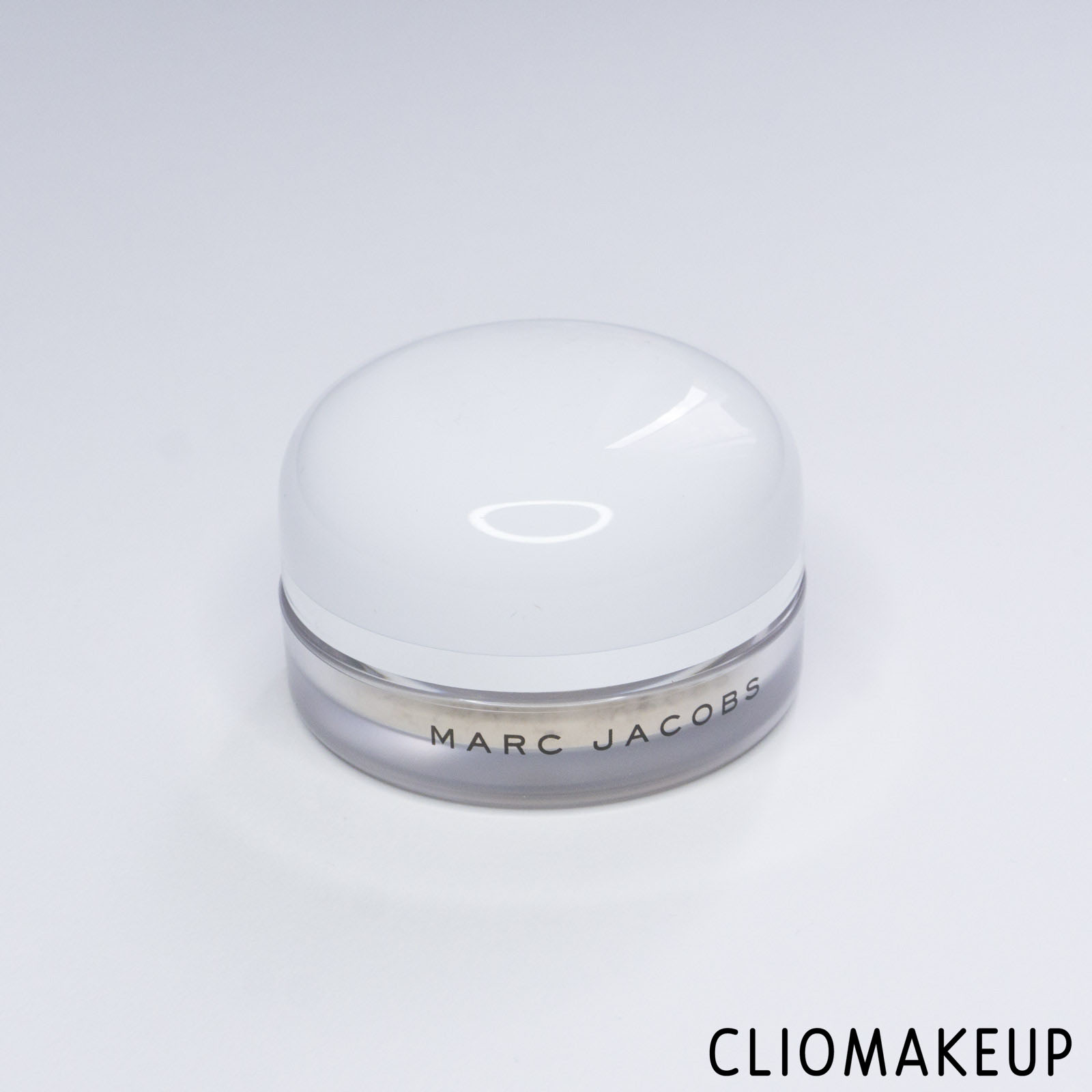 cliomakeup-recensione-cipria-marc-jacobs-finish-line-perfecting-coconut-setting-powder-4