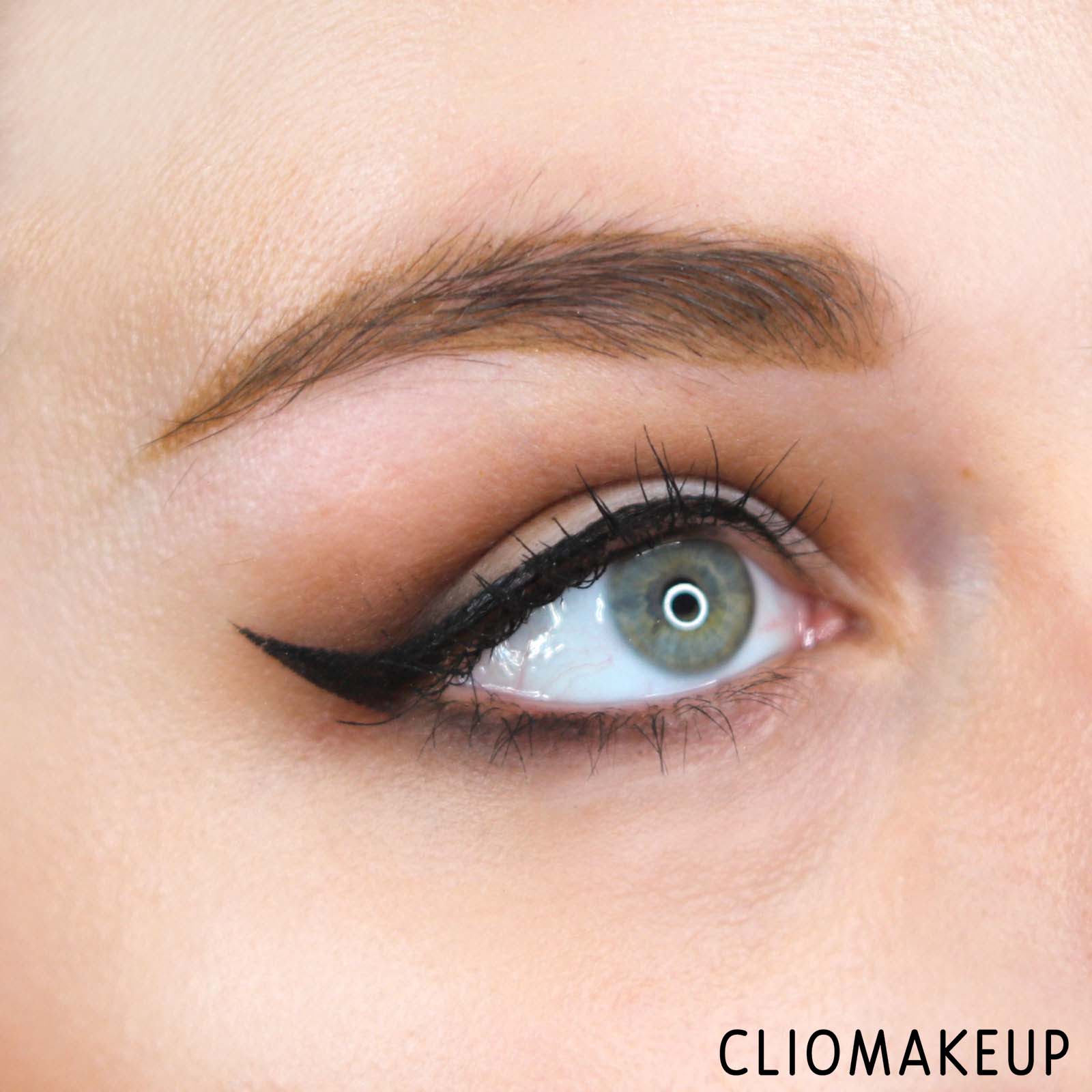 cliomakeup-recensione-eyeliner-kat-von-d-ultra-ink-liner-11