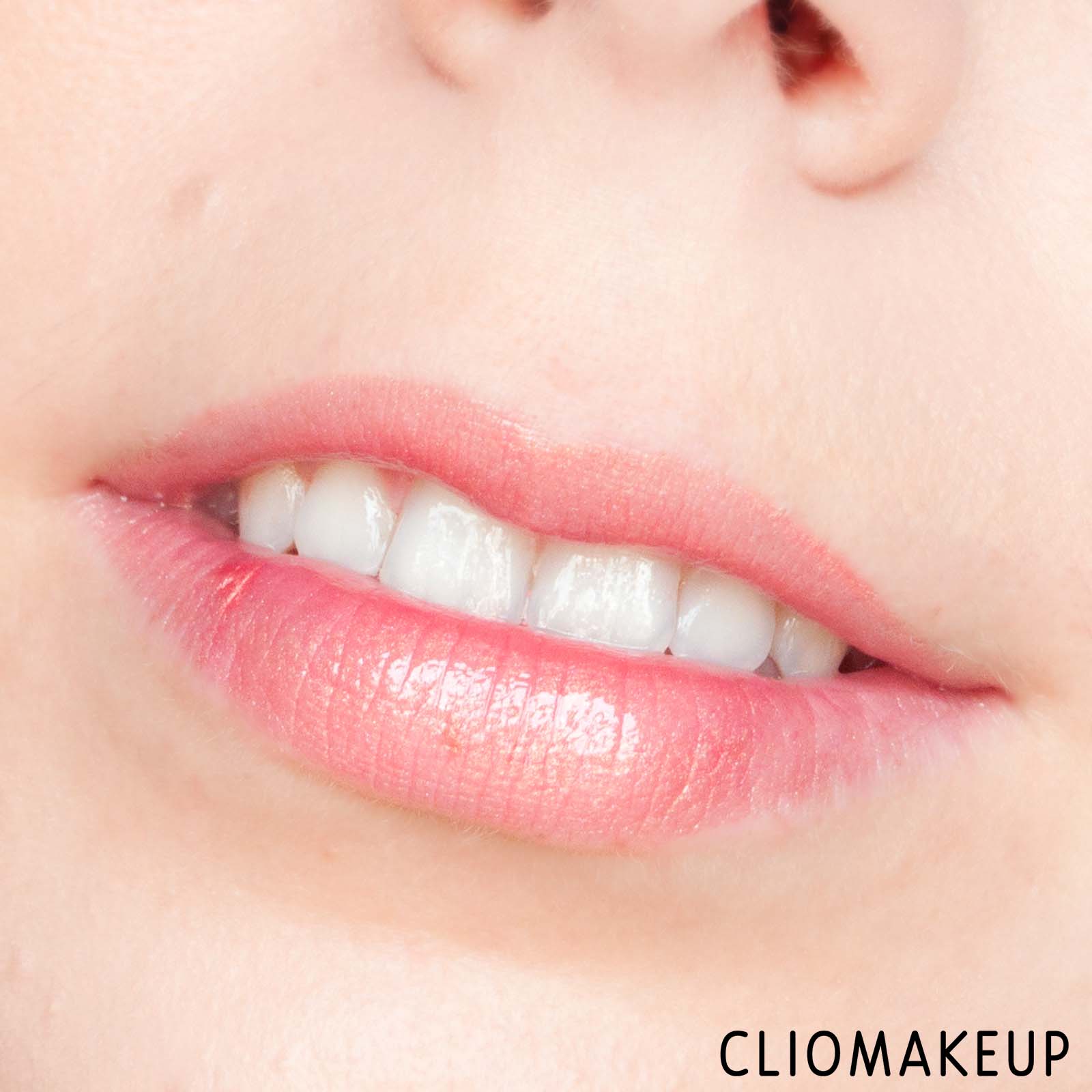 cliomakeup-recensione-gloss-hourglass-unreal-high-shine-volumizing-lip-gloss-10