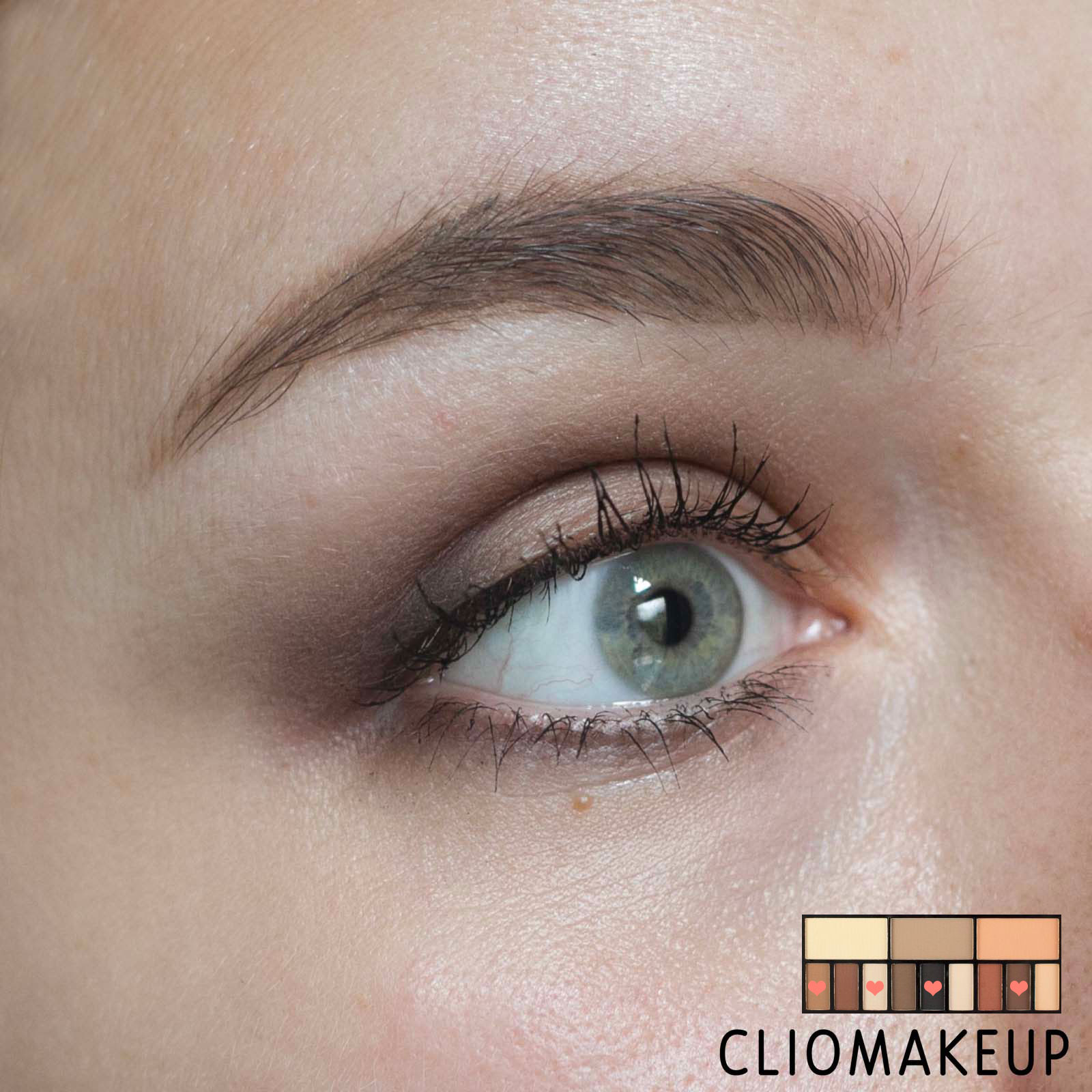 cliomakeup-recensione-palette-makeup-revolution-ultra-eye-contour-light-and-shade-12