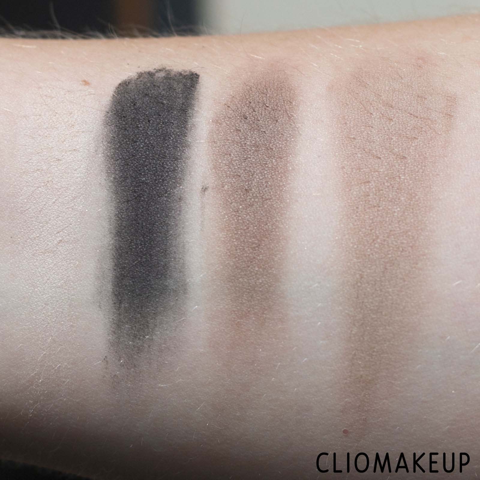 cliomakeup-recensione-palette-makeup-revolution-ultra-eye-contour-light-and-shade-8