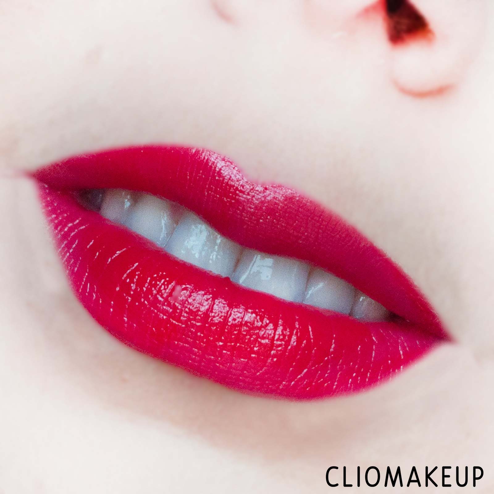 cliomakeup-recensione-rossetti-deborah-volume-vinyl-lipstick-reds-12