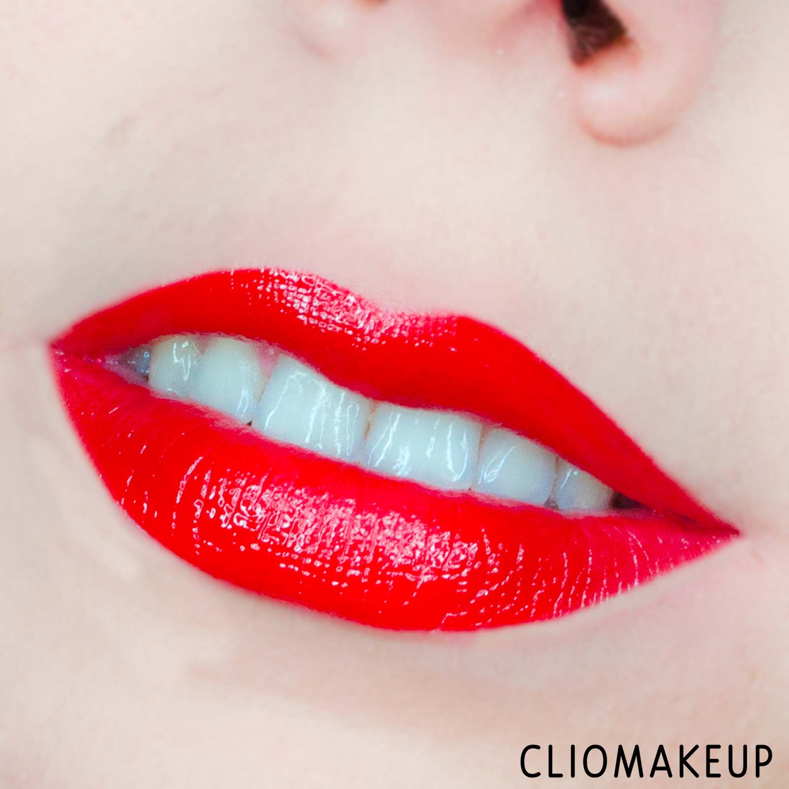 cliomakeup-recensione-rossetti-deborah-volume-vinyl-lipstick-reds-15