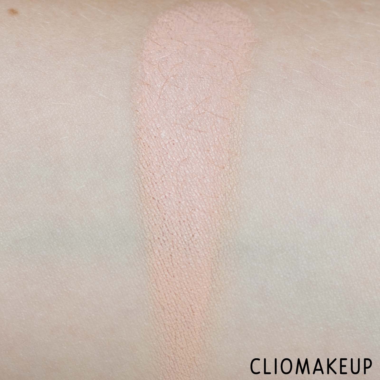 cliomakeup-recensione-correttore-charlotte-tilbury-magic-vanish-6