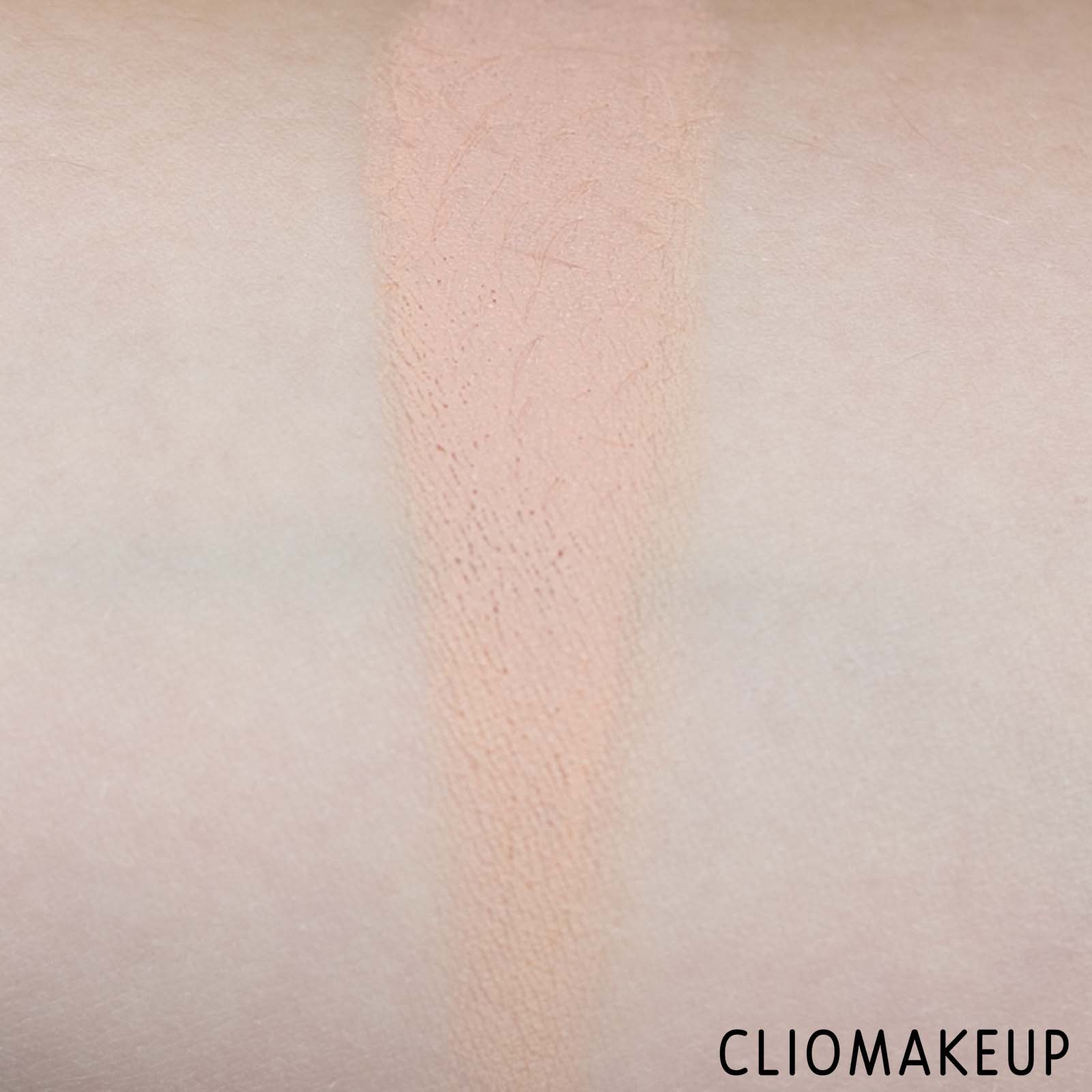 cliomakeup-recensione-correttore-charlotte-tilbury-magic-vanish-7