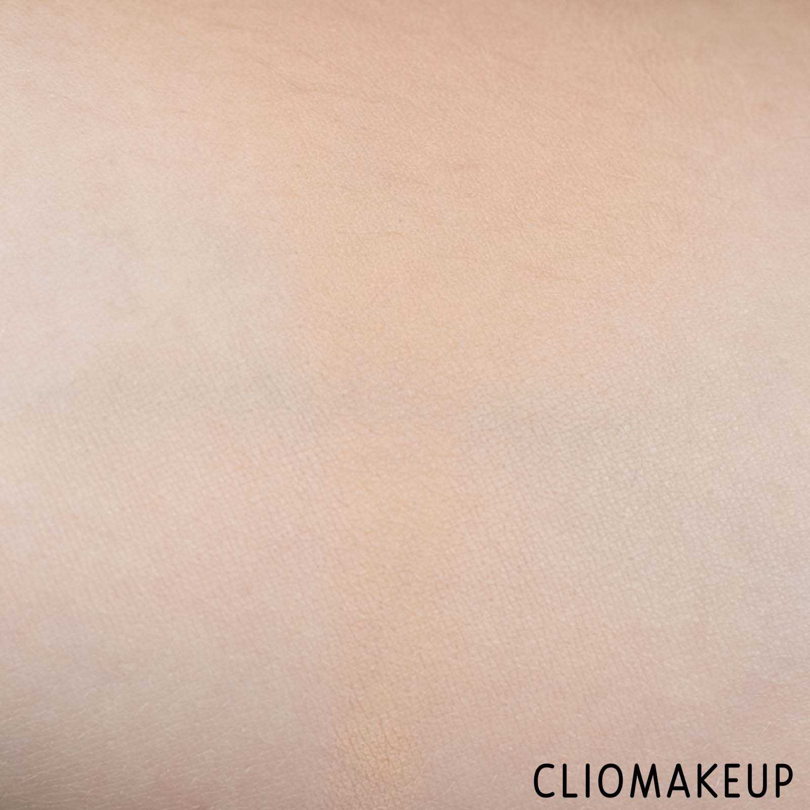 cliomakeup-recensione-correttore-charlotte-tilbury-magic-vanish-9