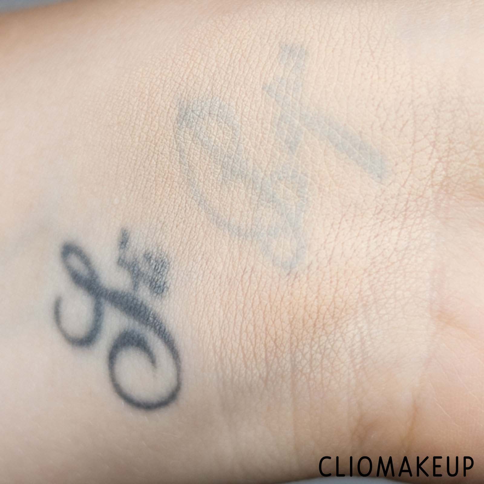 cliomakeup-recensione-correttore-wycon-savage-life-concealer-9