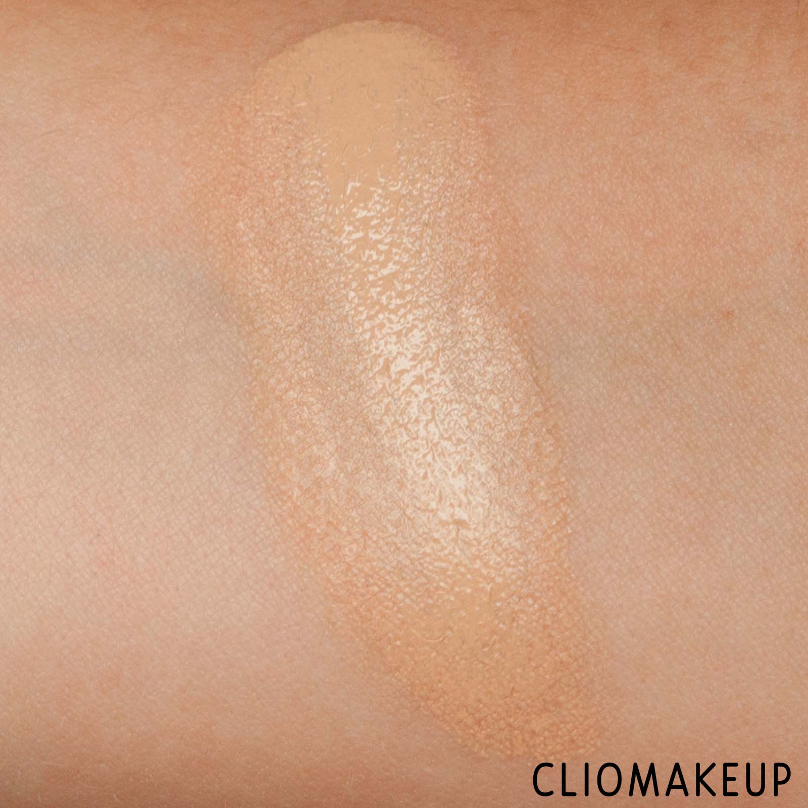 cliomakeup-recensione-fondotinta-kiko-insta-moisture-foundation-8