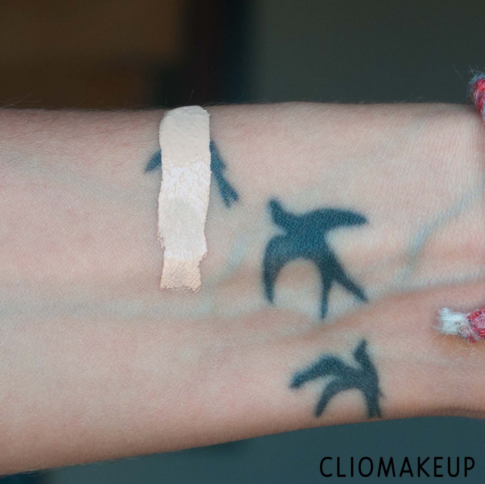 cliomakeup-recensione-correttore-tarte-shape-tape-contour-concealer-6