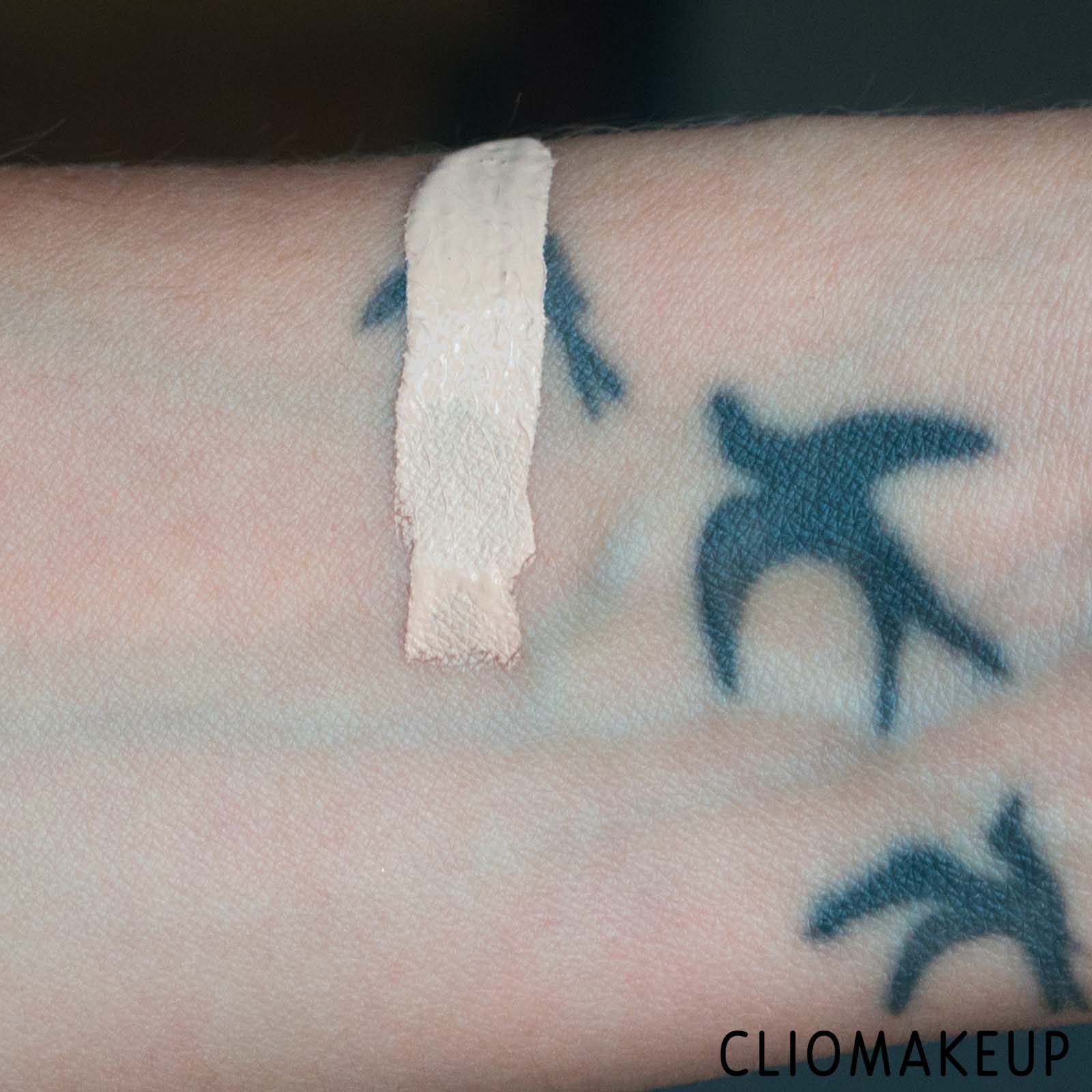 cliomakeup-recensione-correttore-tarte-shape-tape-contour-concealer-7
