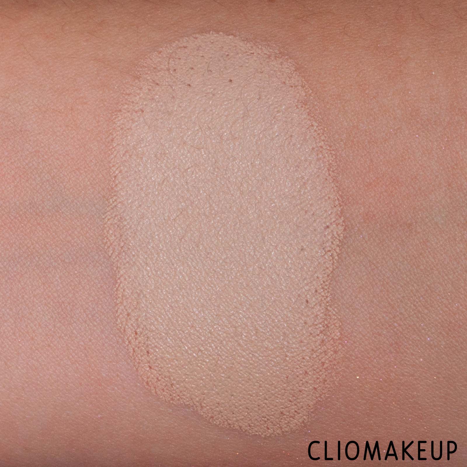 cliomakeup-recensione-correttore-wycon-fiona-may-cover-shape-concealer-9