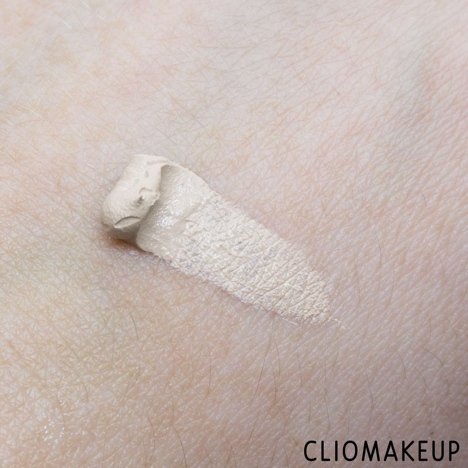 cliomakeup-recensione-fondotinta-rimmel-lasting-matte-full-coverage-mattifying-foundation-7