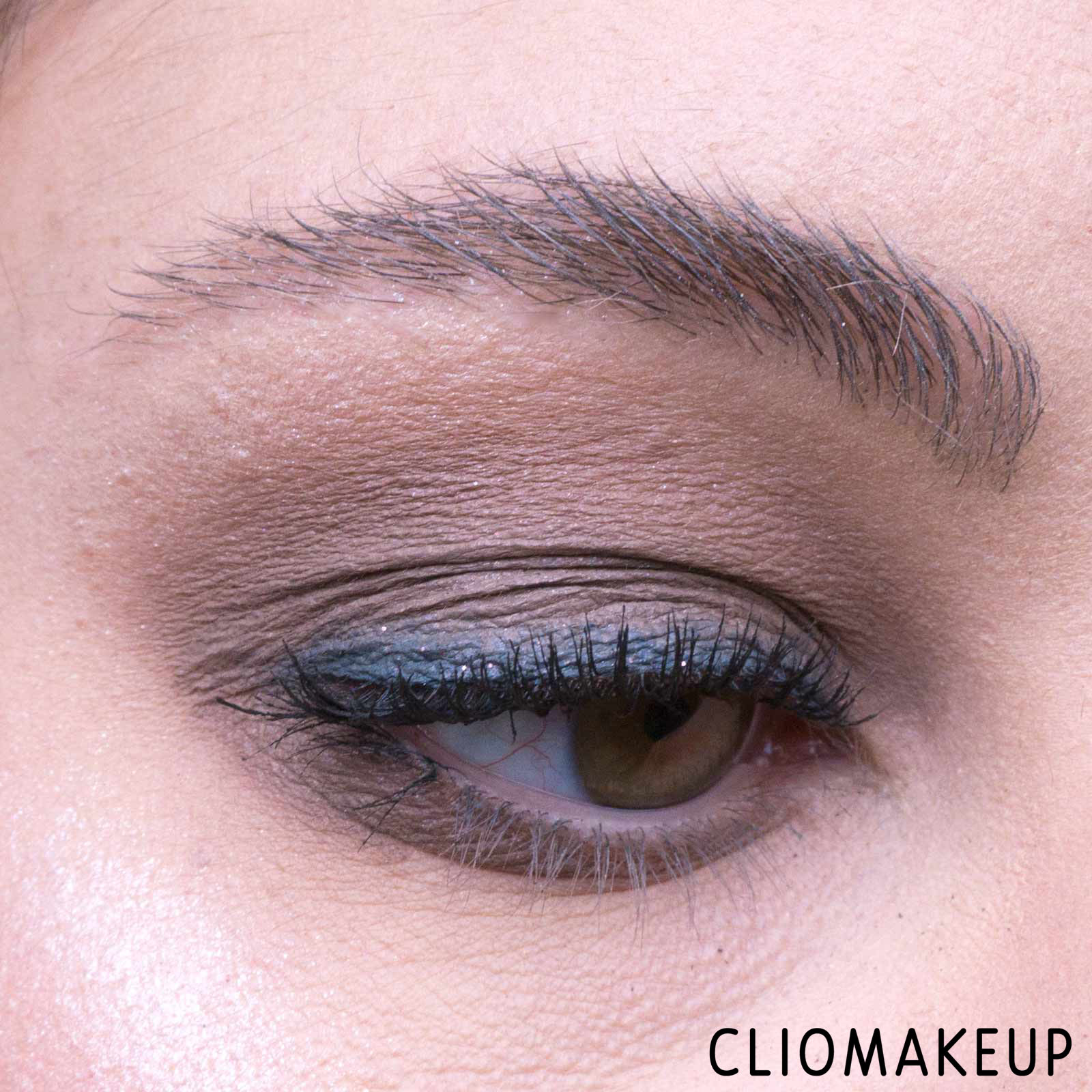 cliomakeup-recensione-ombretto-liquido-givenchy-ombre-interdite-10