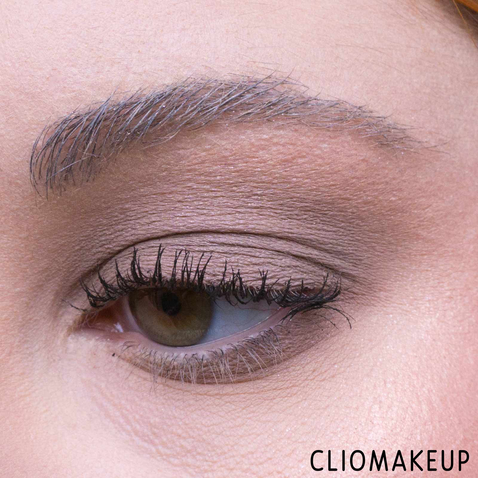 cliomakeup-recensione-ombretto-liquido-givenchy-ombre-interdite-13