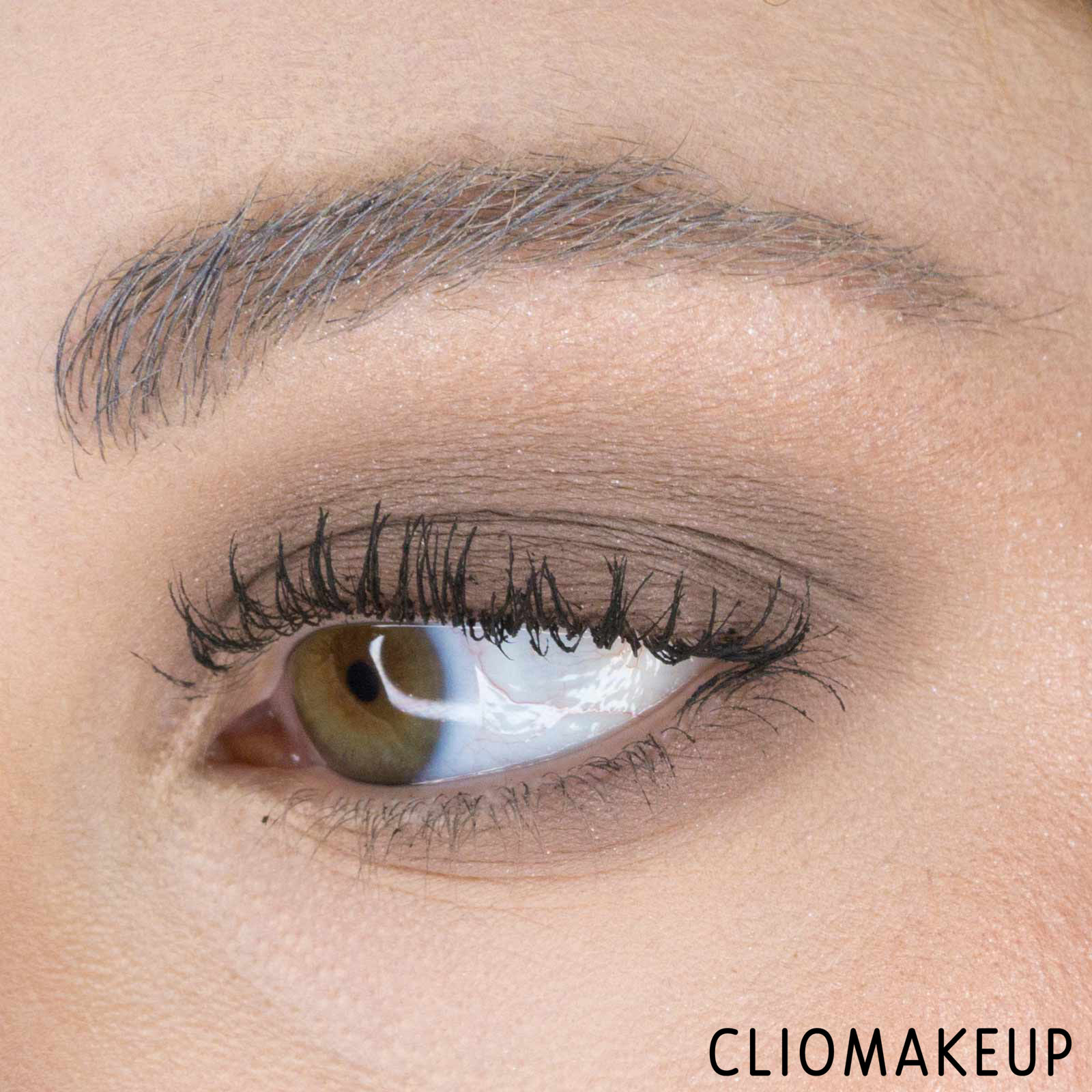 cliomakeup-recensione-ombretto-liquido-givenchy-ombre-interdite-14