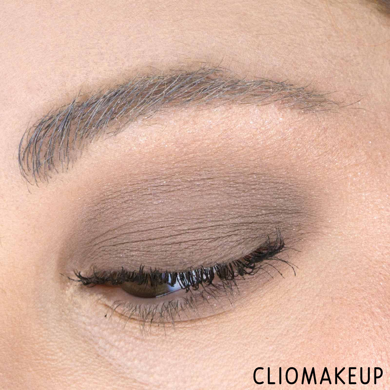 cliomakeup-recensione-ombretto-liquido-givenchy-ombre-interdite-15