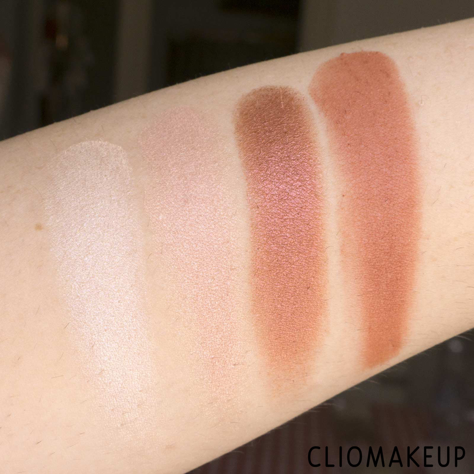 cliomakeup-recensione-palette-essence-x-pac-man-eyeshadow-palette-6