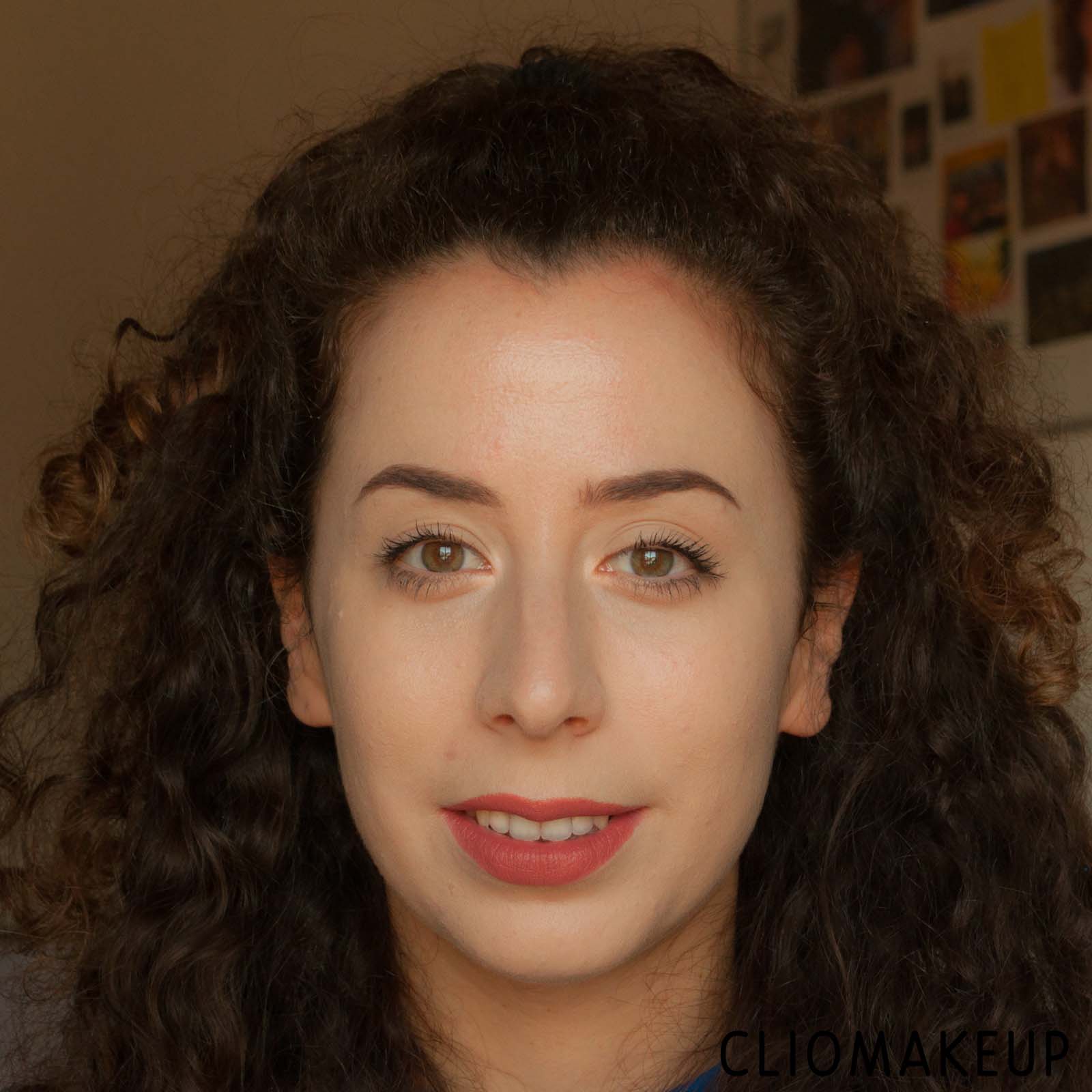 cliomakeup-recensione-correttore-benefit-boiing-cakeless-concealer-12