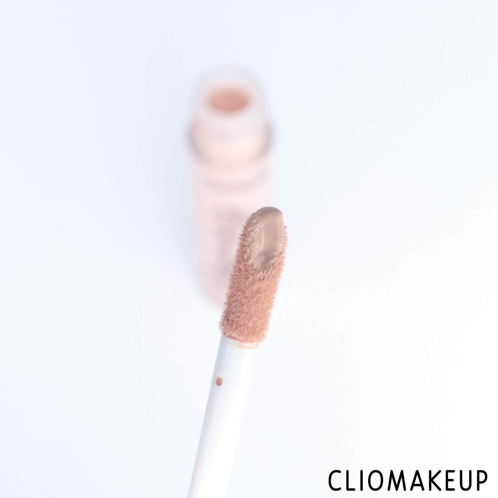 cliomakeup-recensione-correttore-benefit-boiing-cakeless-concealer-5