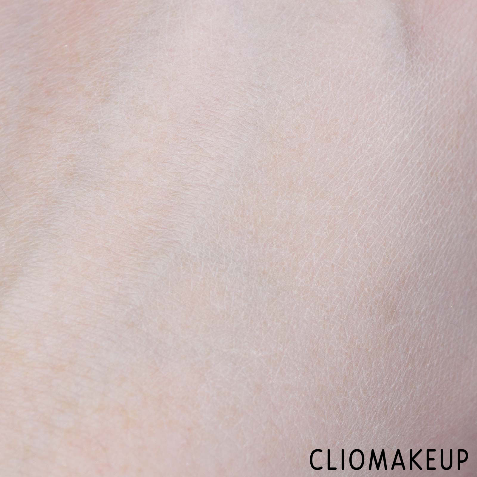 cliomakeup-recensione-fondotinta-nyx-cant-stop-wont-stop-8