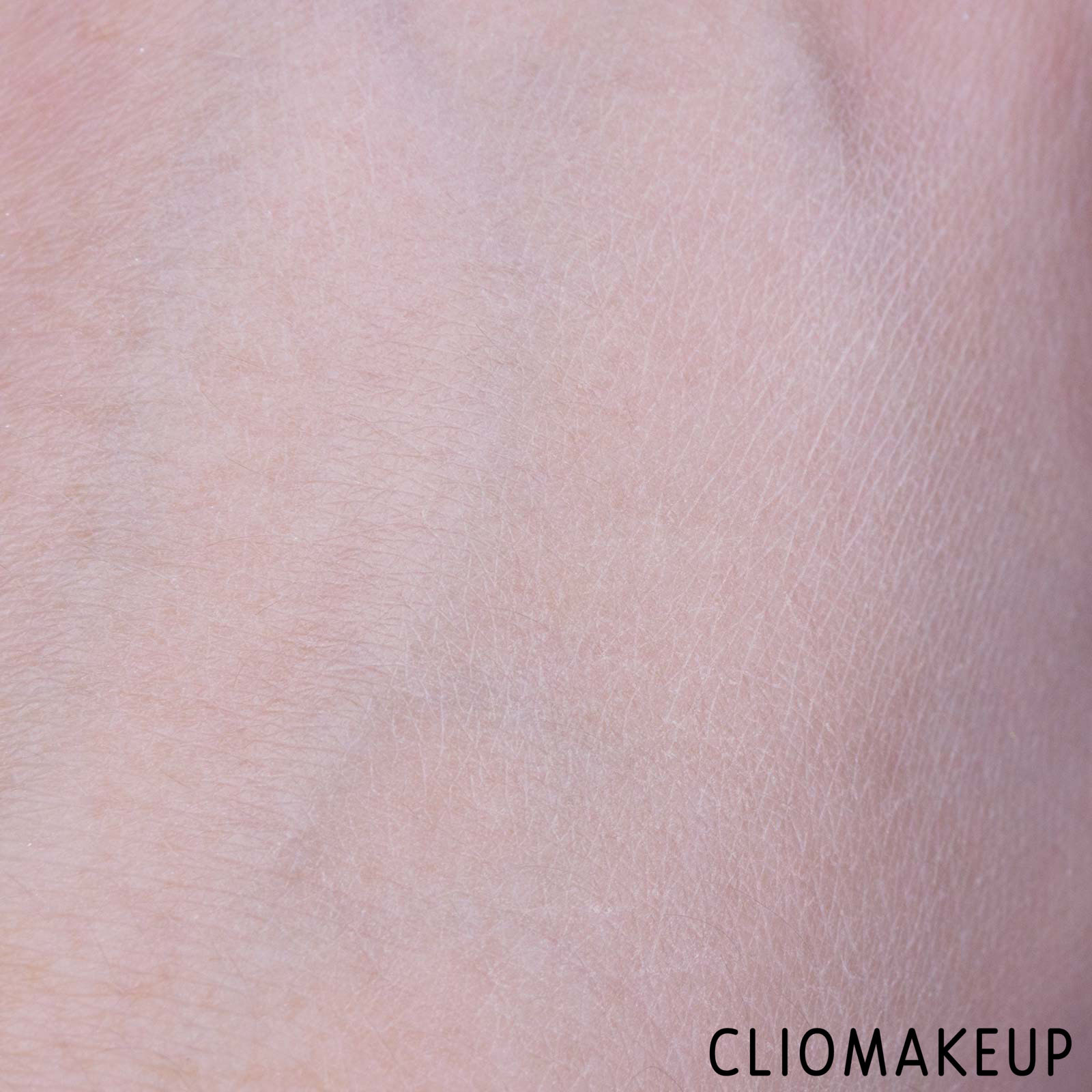 cliomakeup-recensione-fondotinta-nyx-cant-stop-wont-stop-9