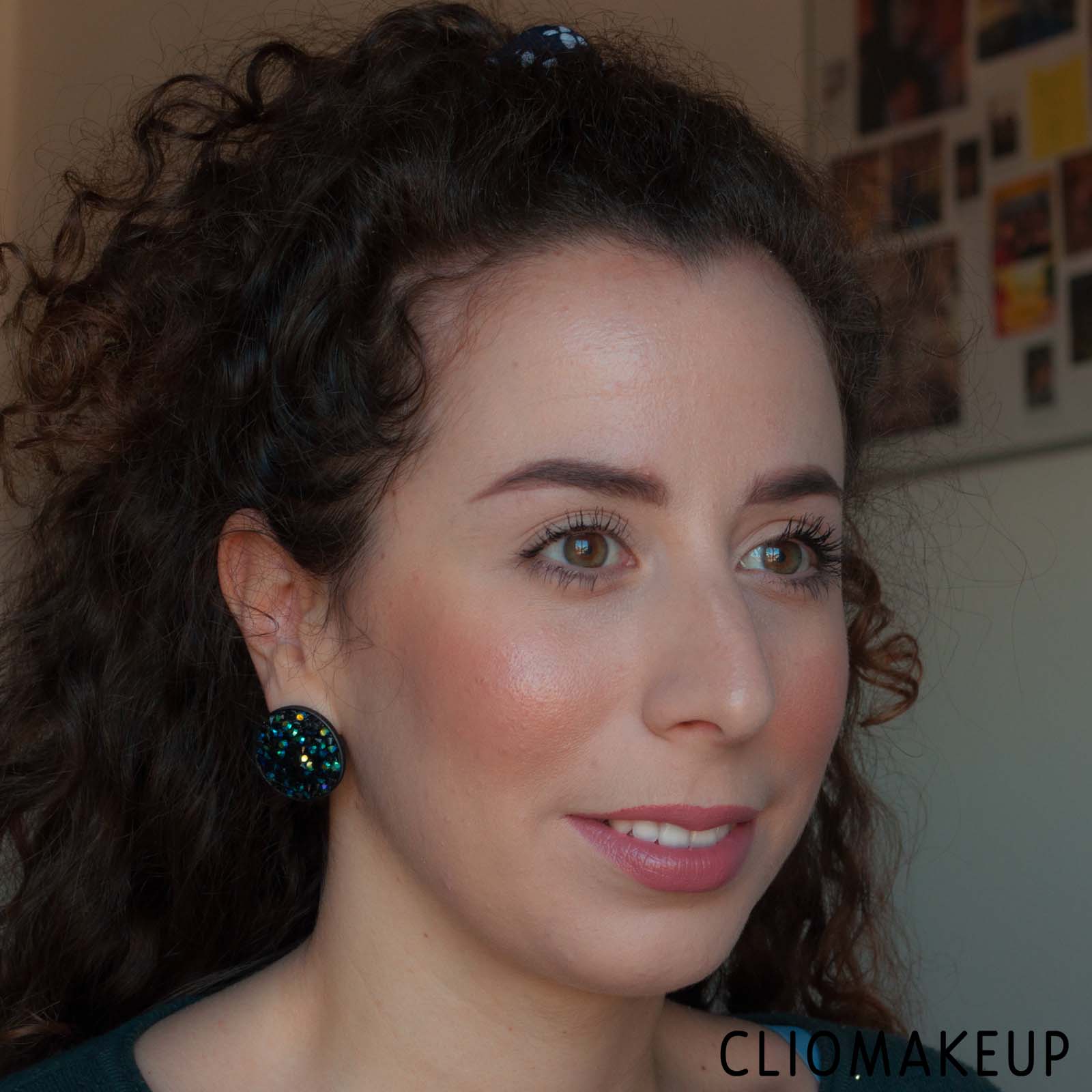 cliomakeup-recensione-illuminante-pupa-glow-obsession-compact-blush-highlighter-13