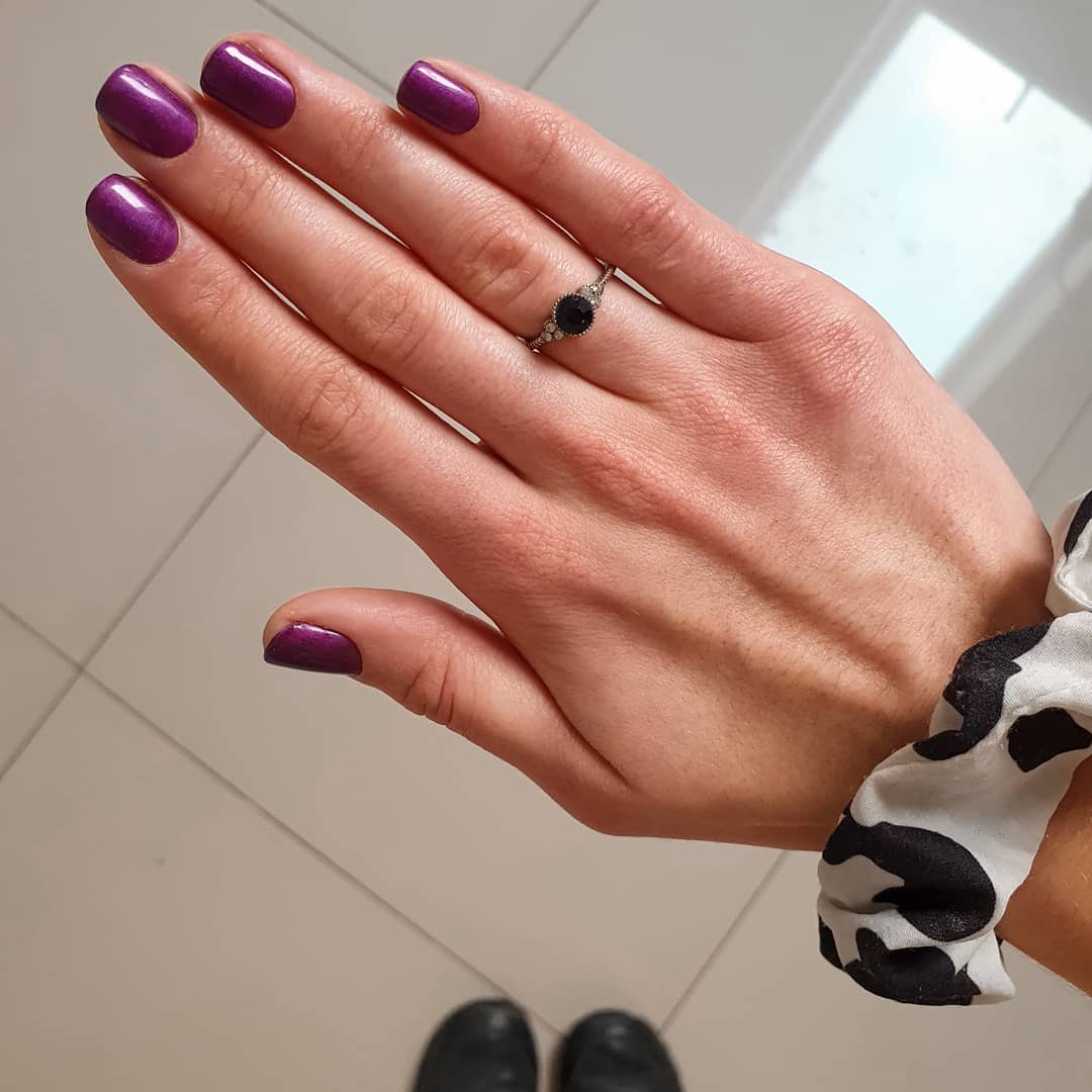 Cliomakeup-purple-nails-16-unghie-corte-quadrate