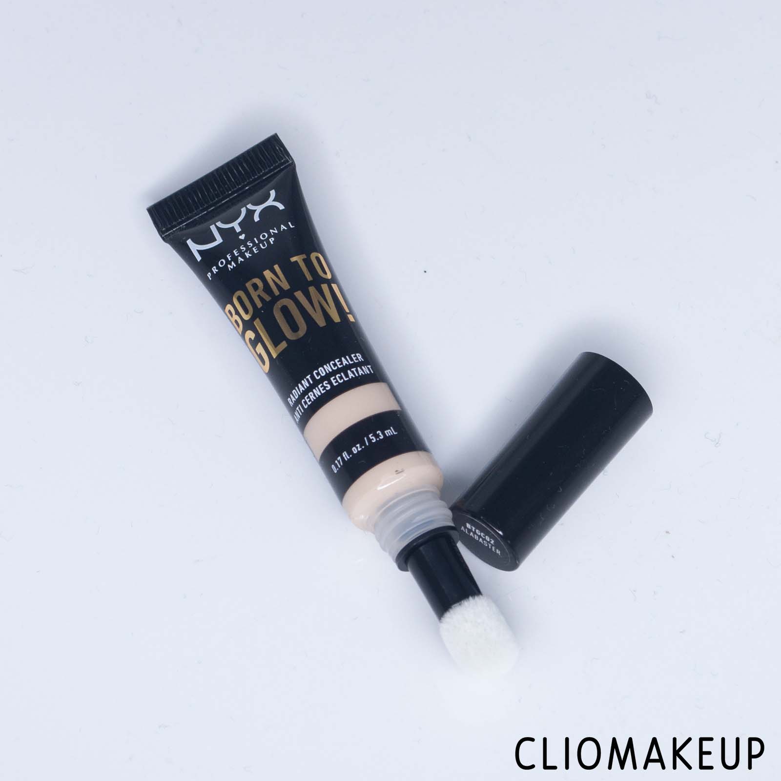 cliomakeup-recensione-correttore-nyx-born-to-glow!-radiant-concealer-4