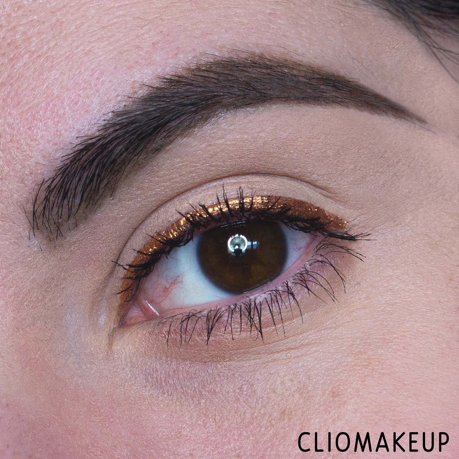 cliomakeup-recensione-eyeliner-pupa-gold-me-liquid-metaliner-9