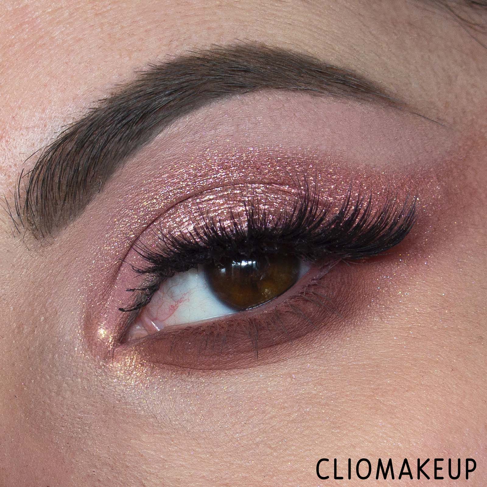 cliomakeup-recensione-palette-huda-beauty-nude-obsessions-light-eyeshadow-palette-15