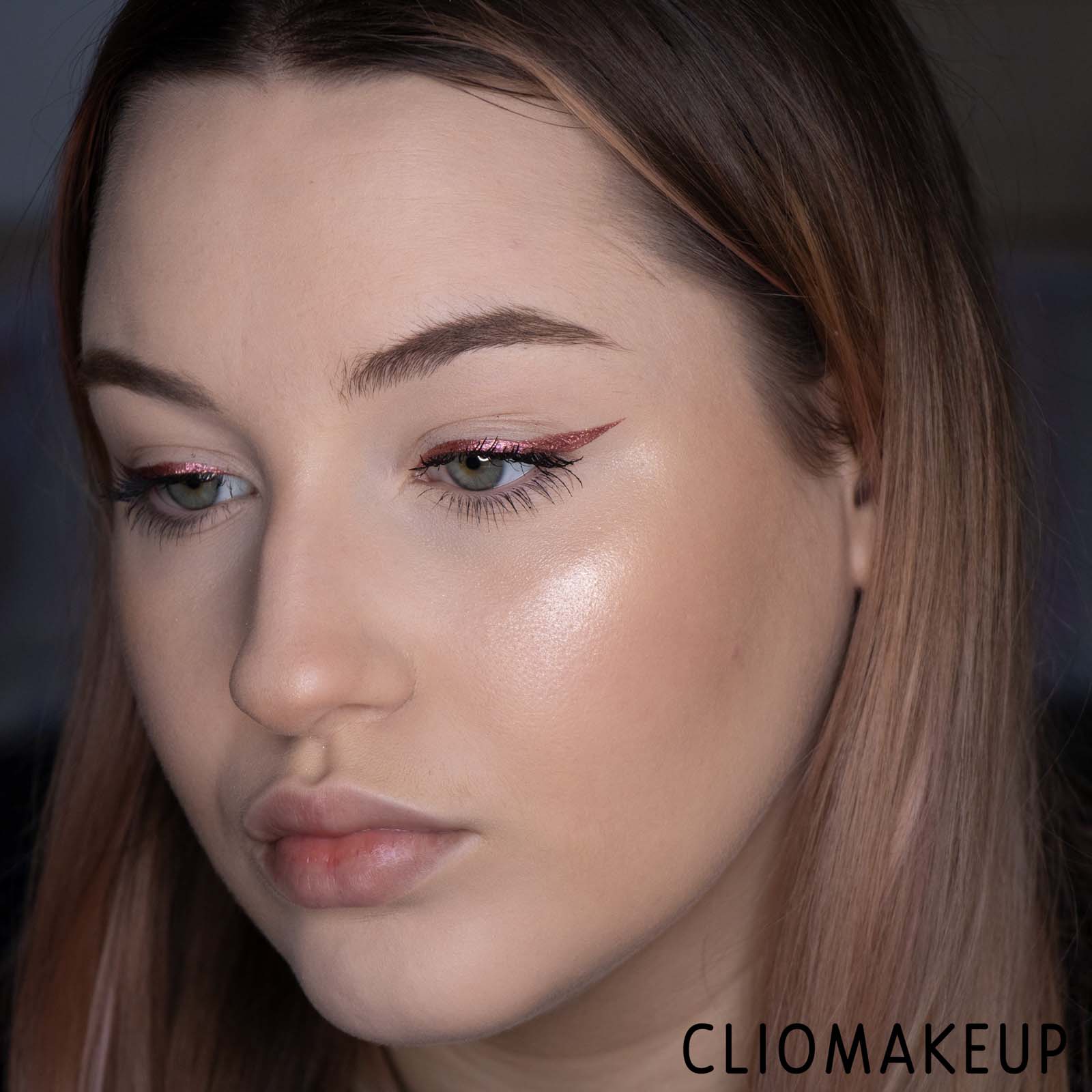 cliomakeup-recensione-palette-illuminanti-essence-glow-my-mind!-01-here-we-glow-again-11