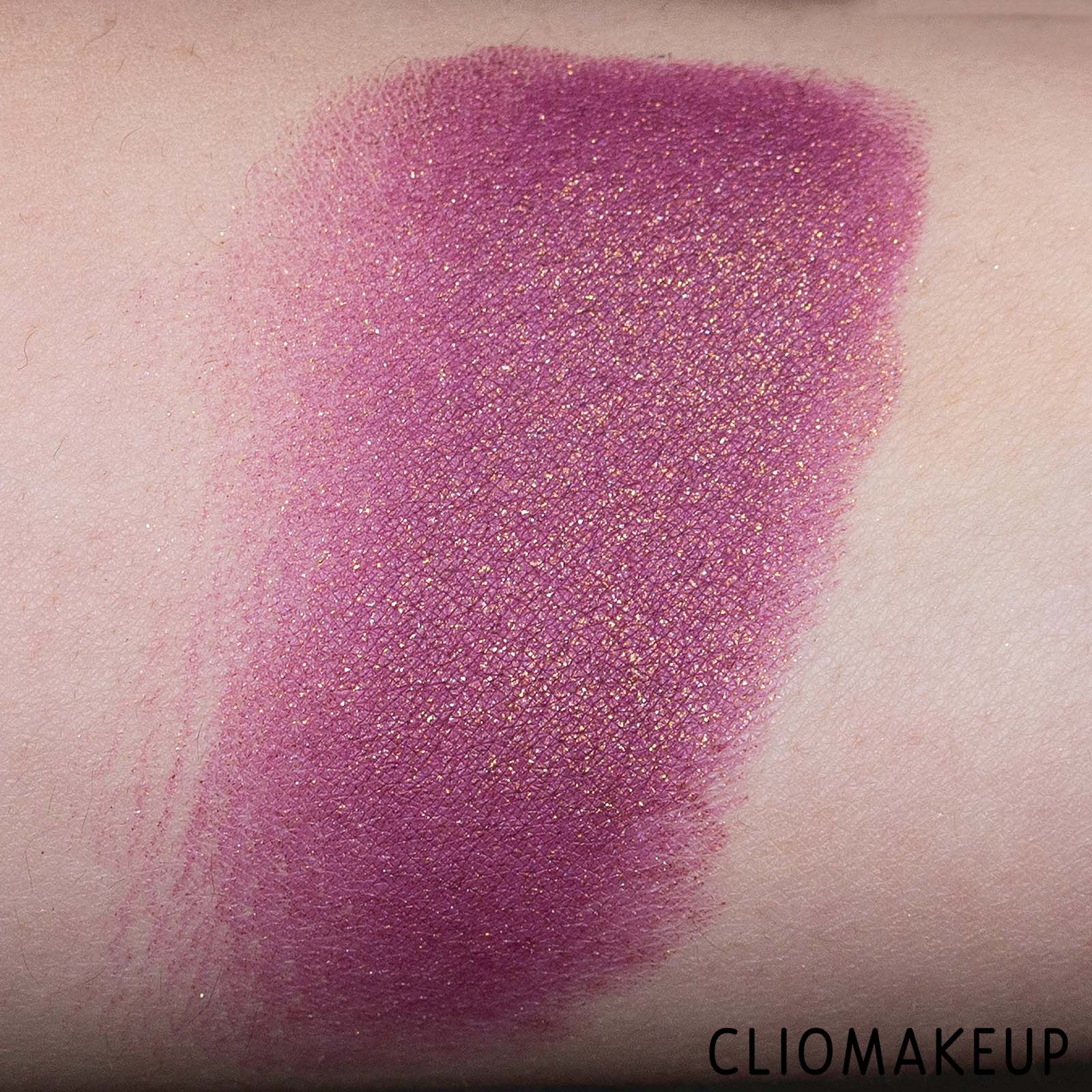 cliomakeup-recensione-rossetto-nars-disco-dust-lipstick-9