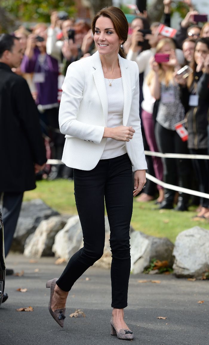 Cliomakeup-pantaloni-neri-inverno-2020-23-kate-middleton