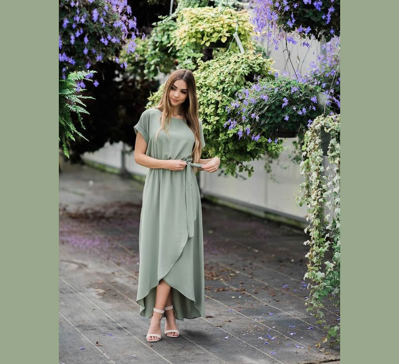 Cliomakeup-verde-salvia-colore-primavera-2020-7-abito