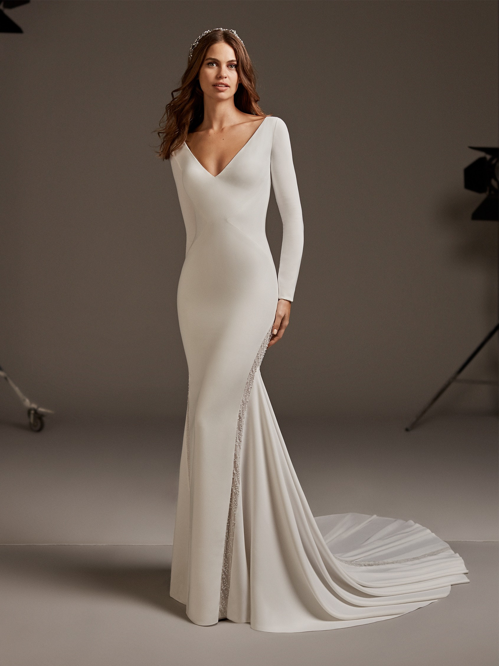 cliomakeup-abiti-sposa-pronovias-2020-13-bianca