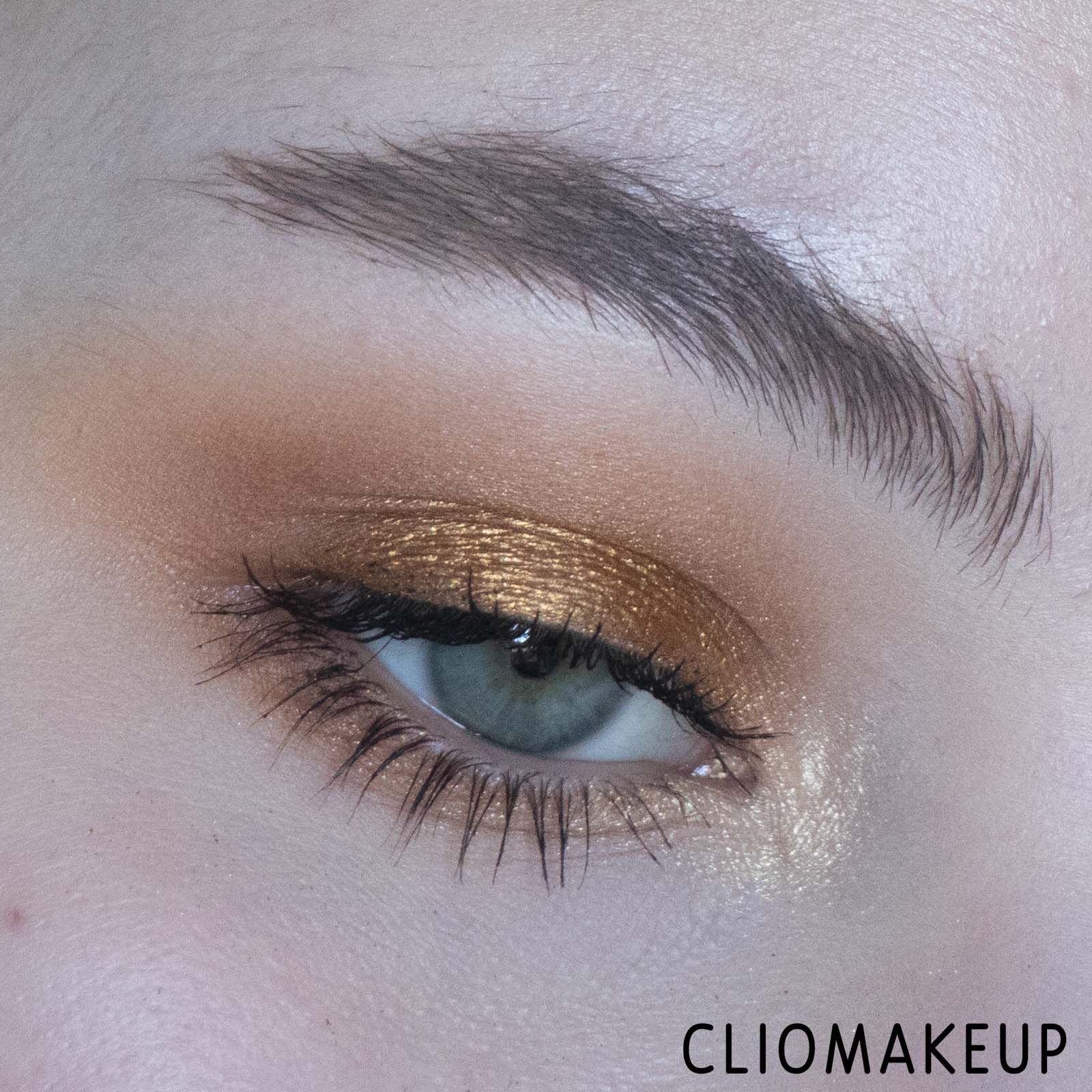 cliomakeup-recensione-essence-crystal-dreams-eyeshadow-palette-10