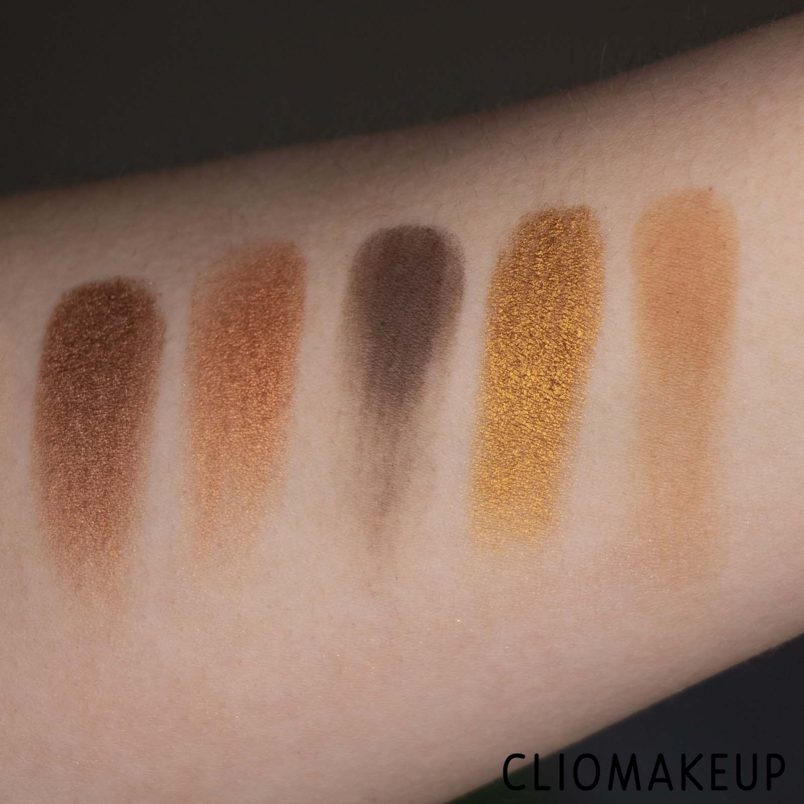 cliomakeup-recensione-essence-crystal-dreams-eyeshadow-palette-9