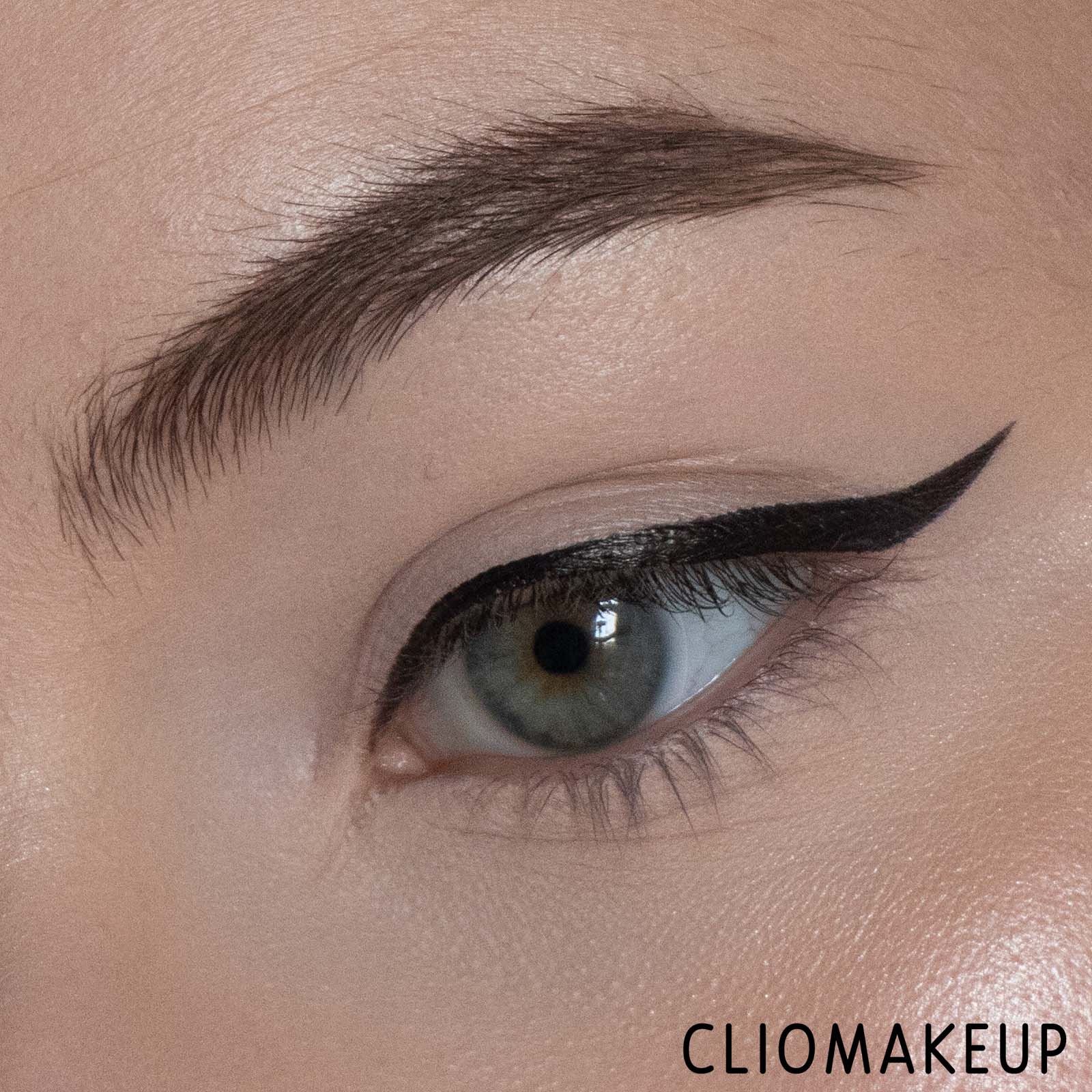 cliomakeup-recensione-eyeliner-YSL-shocking-eyeliner-effet-faux-cils-12