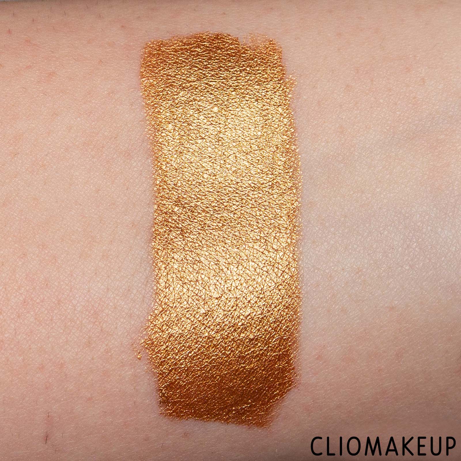 cliomakeup-recensione-ombretto-liquido-haus-laboratories-glam-attack-all-over-metallic-creme-7