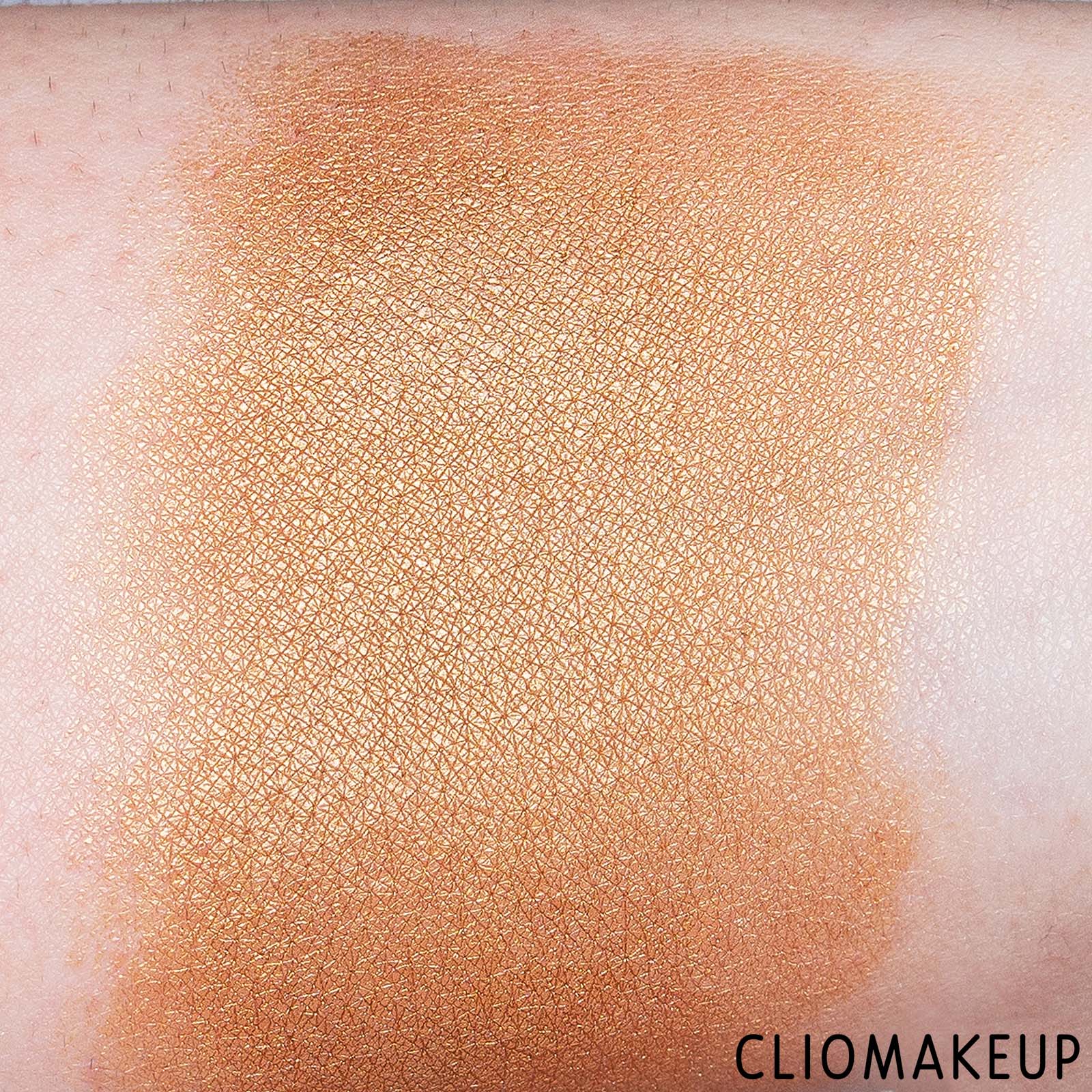 cliomakeup-recensione-ombretto-liquido-haus-laboratories-glam-attack-all-over-metallic-creme-8