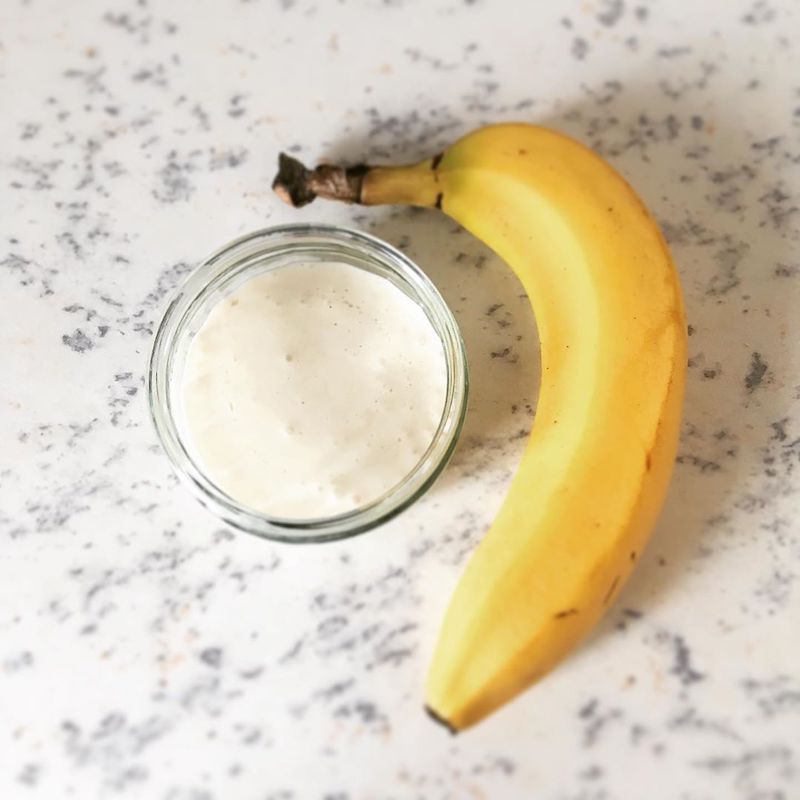 cliomakeup-maschera-viso-pelle-irritata-banana1