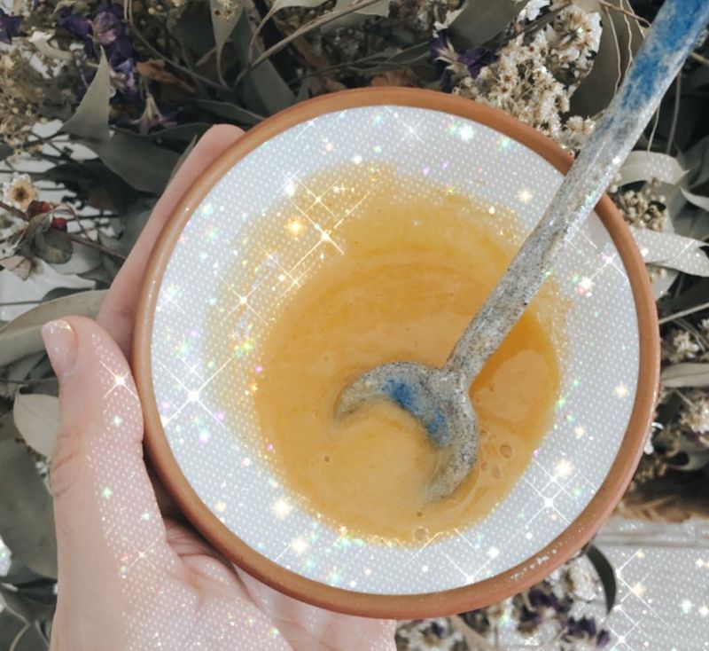 cliomakeup-maschera-viso-pelle-irritata-teamclio-miele