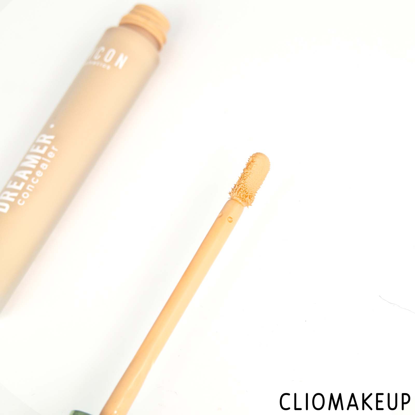 cliomakeup-recensione-correttore-wycon-the-dreamer-concealer-5